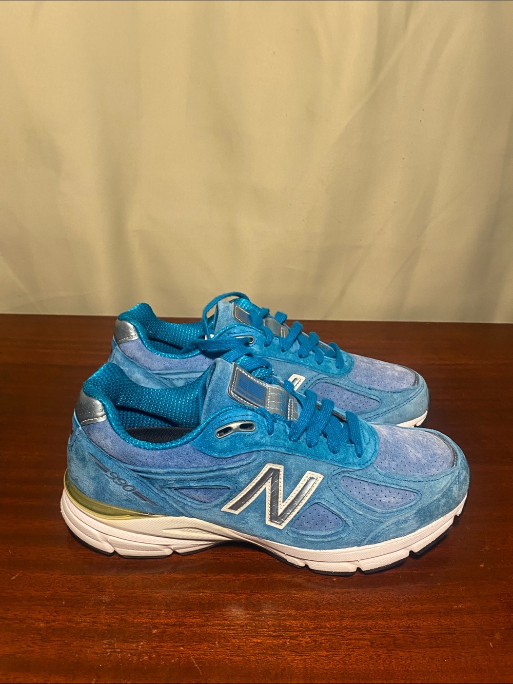 New Balance 990 v4 Made in USA Lake Blue Suede  Running Shoes W990LB4 size 9.5 B